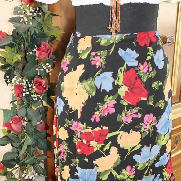 Black Floral Wrap Skirt - Picture 3 of 5